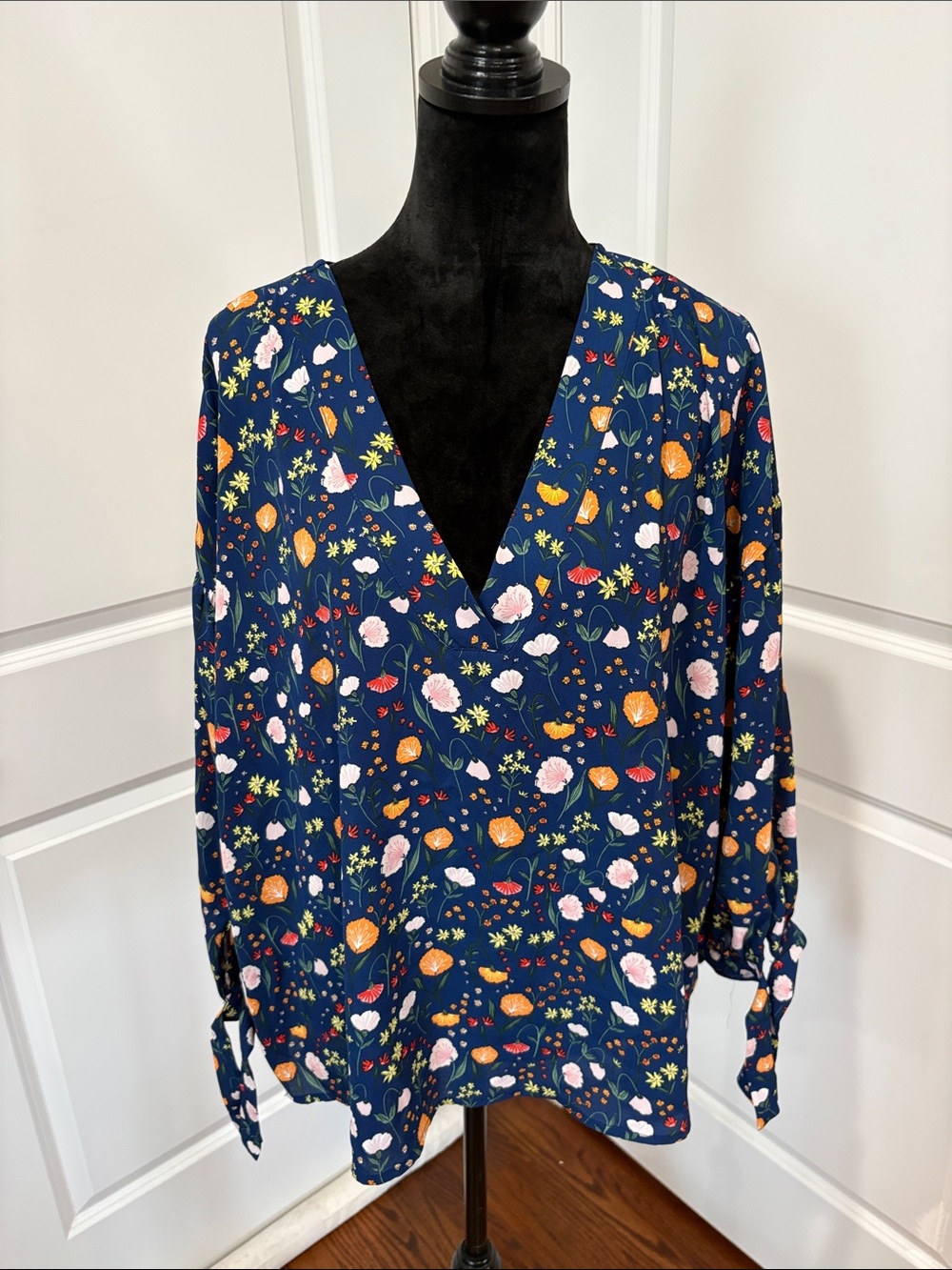 Navy Floral V-Neck Long Sleeve Blouse